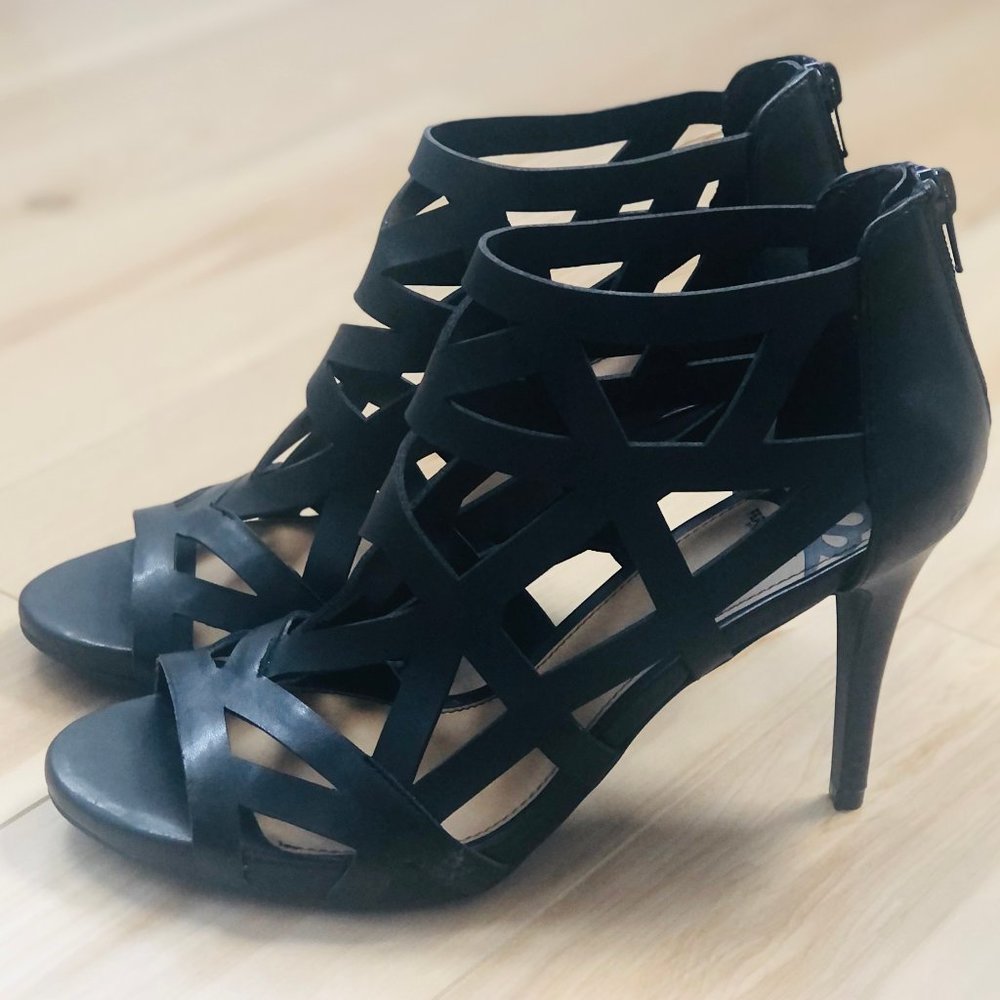 Pretty Sandals - Picture 2 of 11